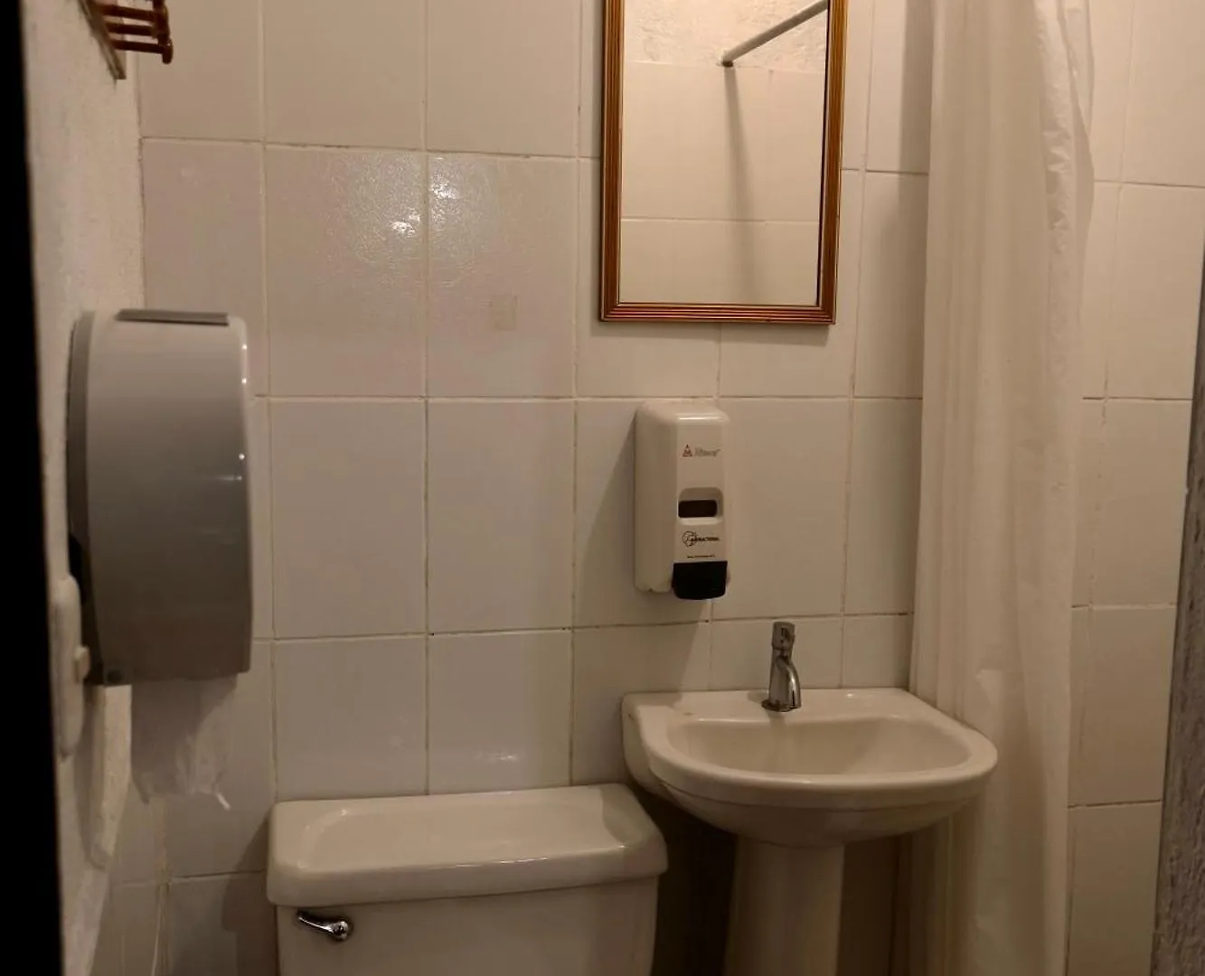 بيت شباب Wonderland B&B - Shuttle Services Available أنتيغوا غواتيمالا غواتيمالا