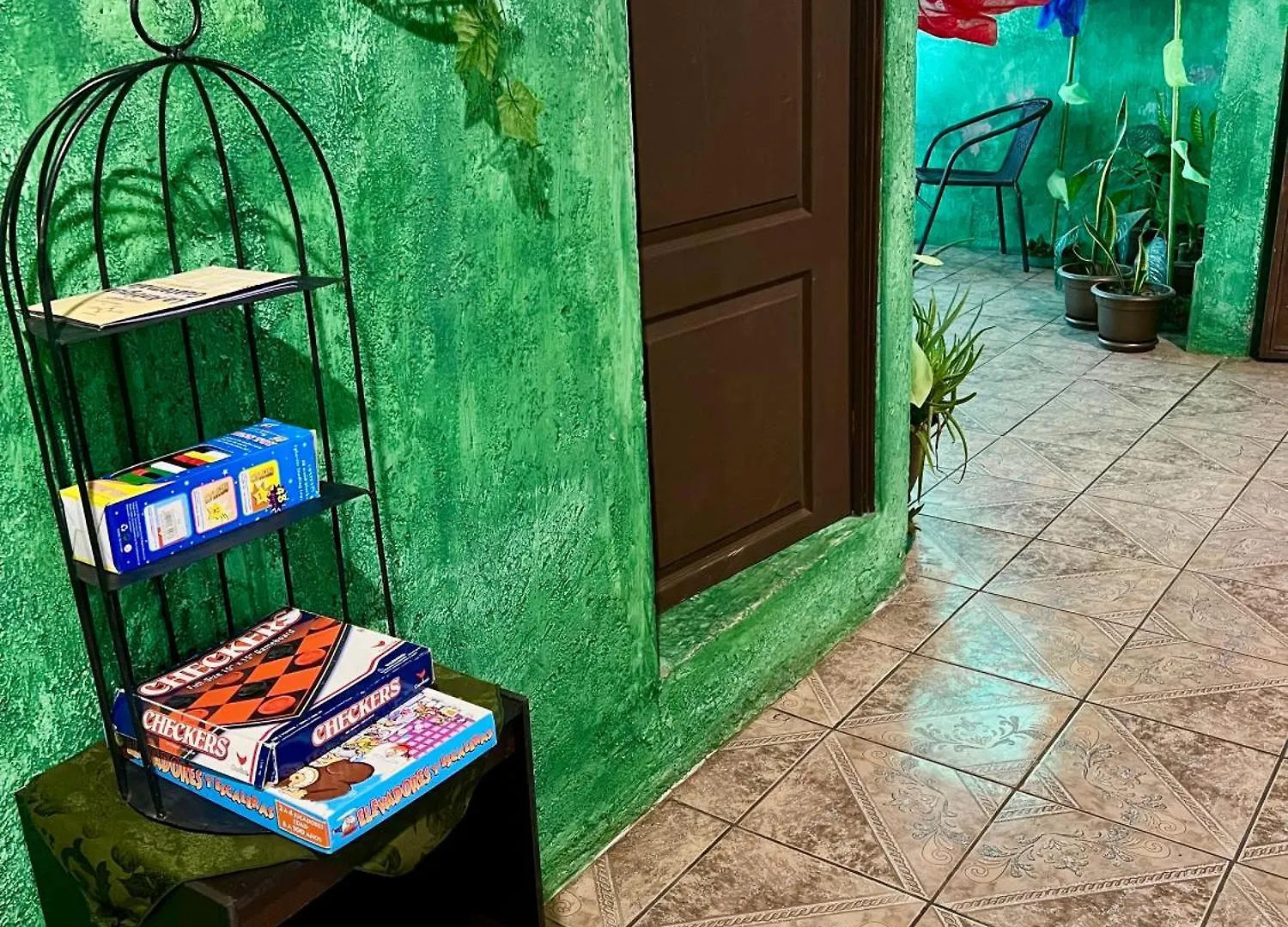 بيت شباب Wonderland B&B - Shuttle Services Available أنتيغوا غواتيمالا
